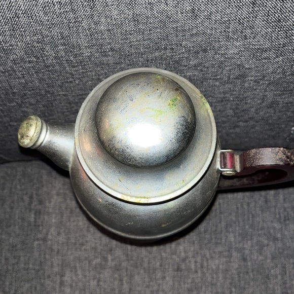 Mid century era, Art Deco style cocktail, shaker chrome, and ruby, red handle - Picture 11 of 12